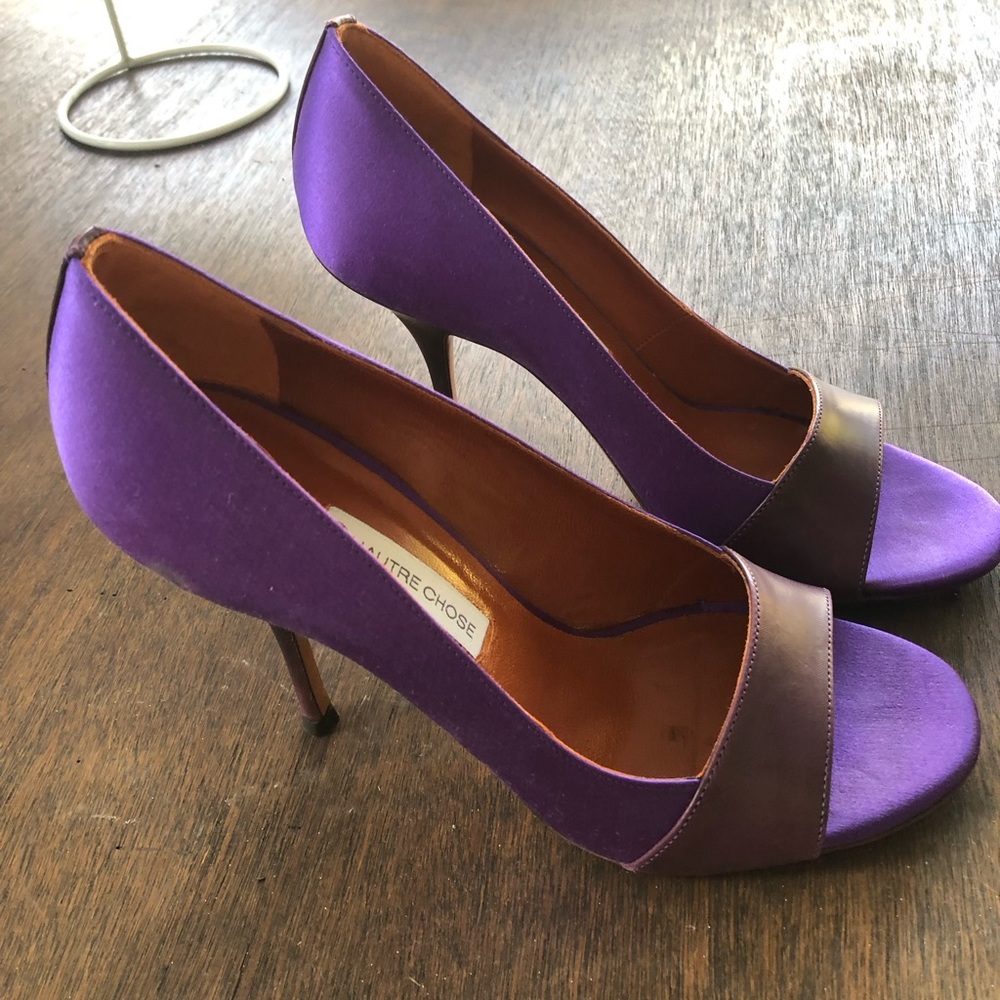L’Autre Chose Purple Leather Heels